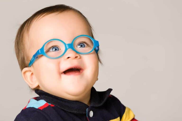 משקפיים לתינוקות במגוון צבעים